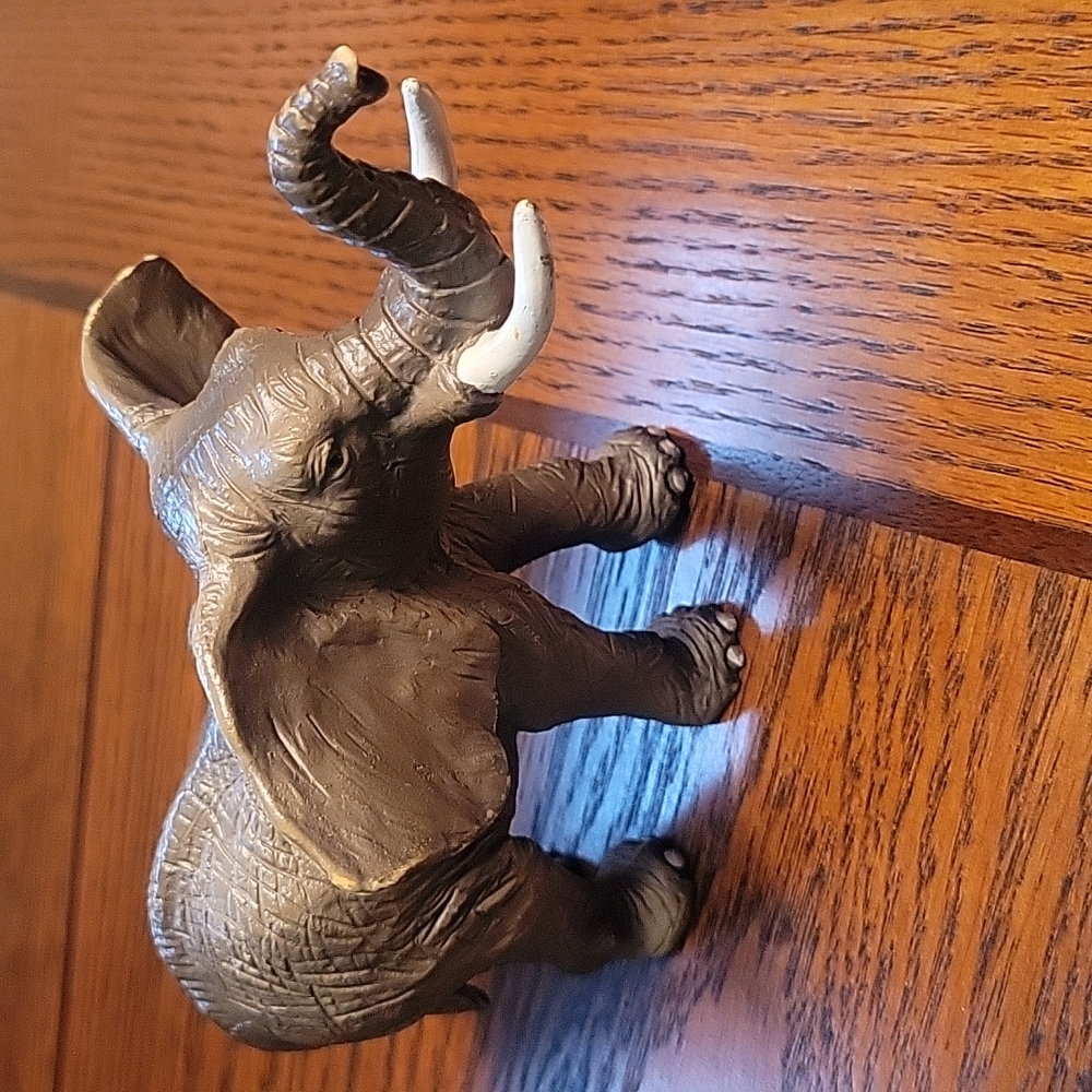 2006 ToyMajor Trading Co. Ltd. Elephant